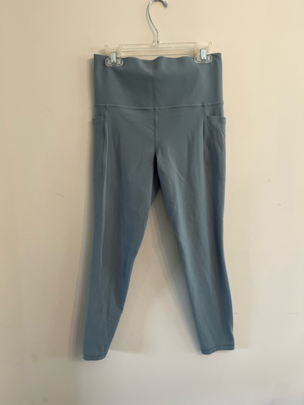 Athleta Salutation 7/8 Stash Pant